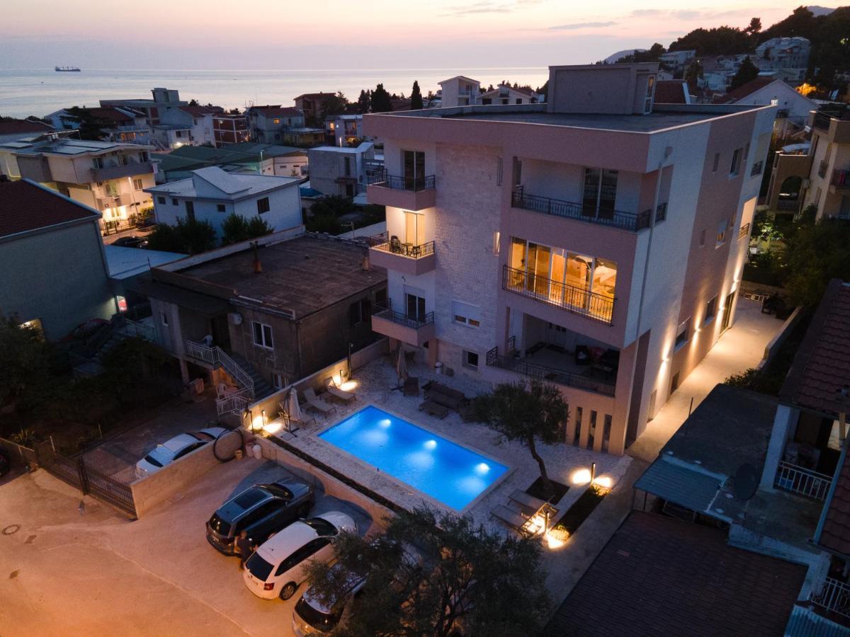 N&N Lux Guest House Bar Exterior foto